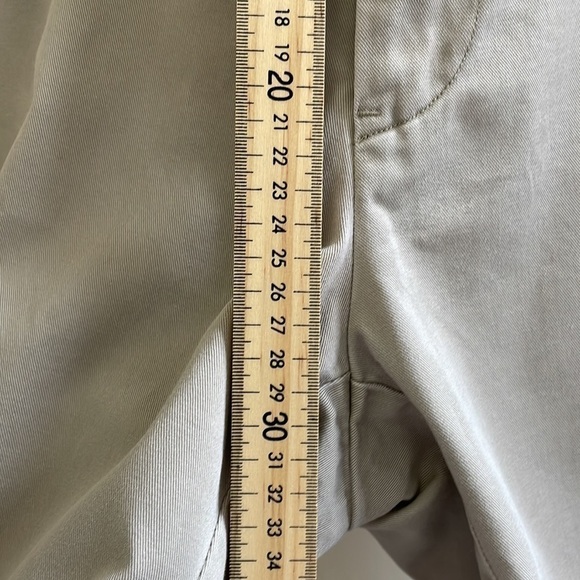 RALPH Lauren - Khaki Tan Shorts - Classic fit 9" - Size 36 - Picture 6 of 12